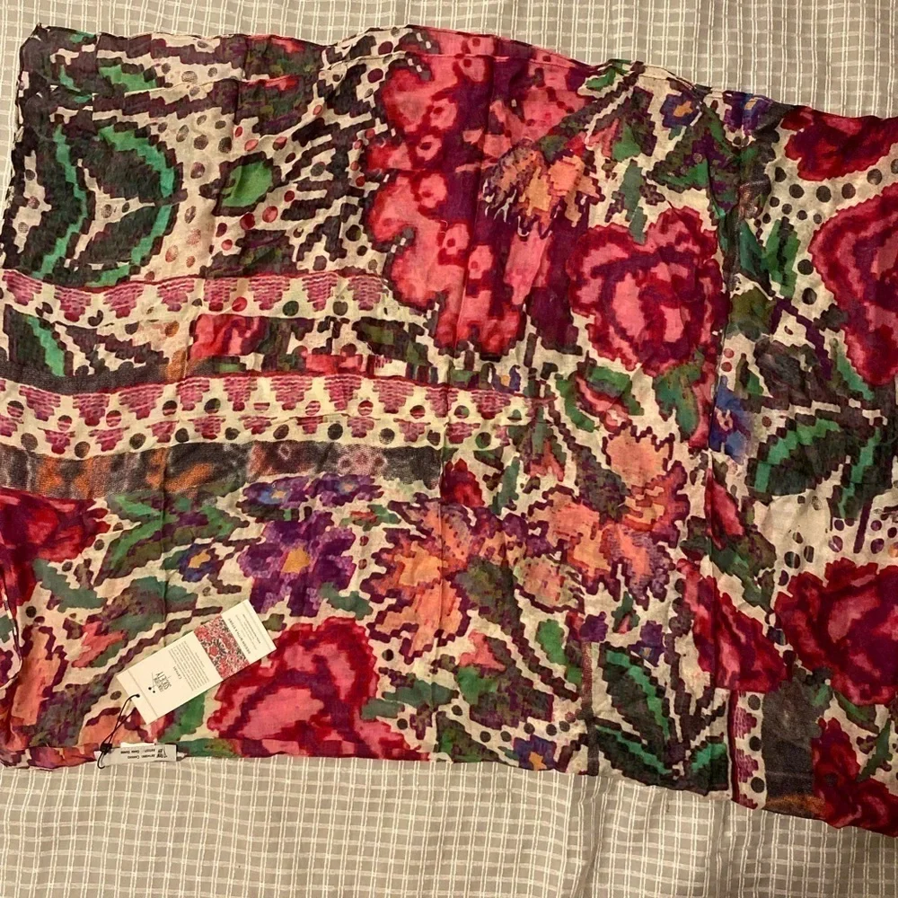 Front Row Society Oblong Digital Floral Pink/Rose Scarf 28” x 80” (FW)